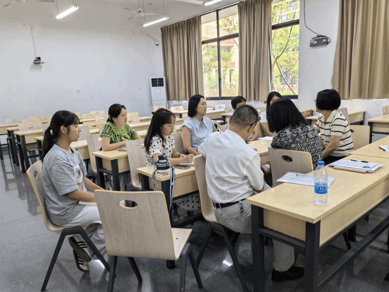 外国语学院邀请内江市基础教育一线...